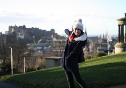Elsa with Edinburgh Castle in the background